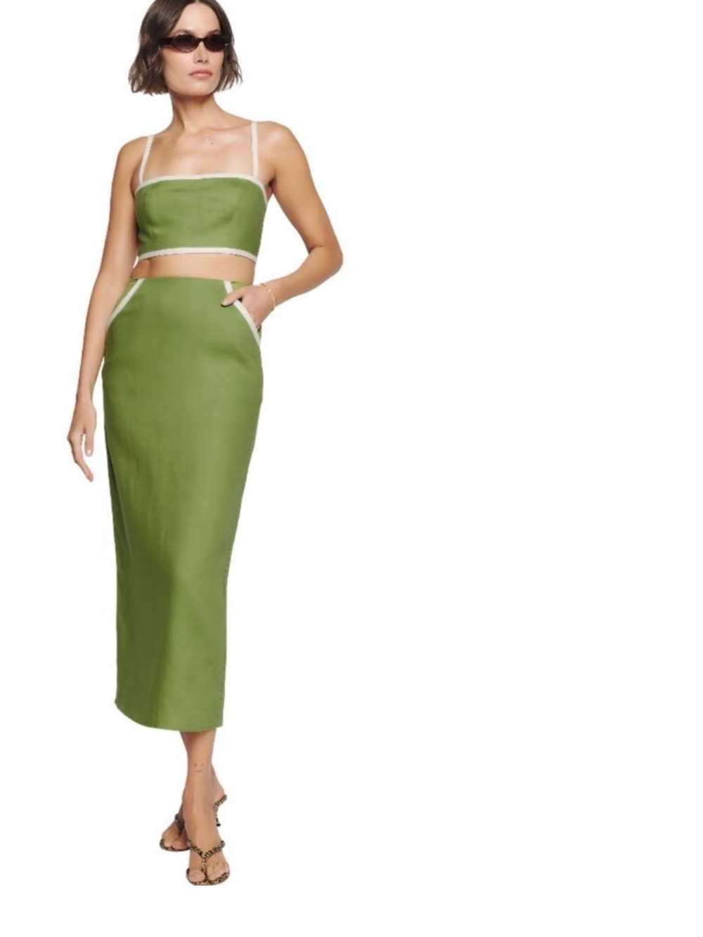 House of HarlowLinen
Contrast Crop Top and skirt Olive Green
Ivory Trim Square S